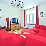 Red Czyzewskiego By Grand Apartment *