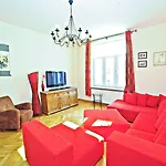 Apartment Red Czyzewskiego By Grand *